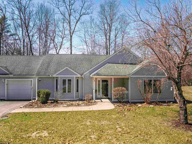 6 Roysann Way, Durham, NH 03824