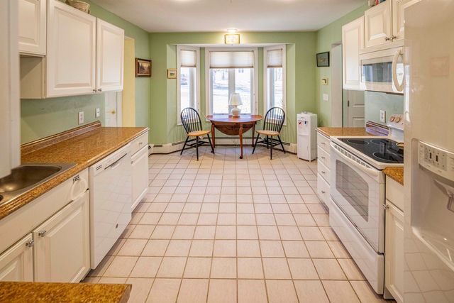 6 Roysann Way, Durham, NH 03824