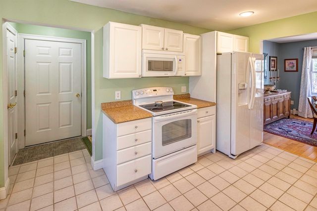 6 Roysann Way, Durham, NH 03824