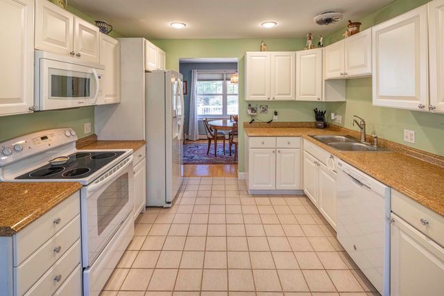 6 Roysann Way, Durham, NH 03824