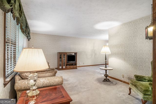 2252 Valley Creek Circle, Snellville, GA 30078