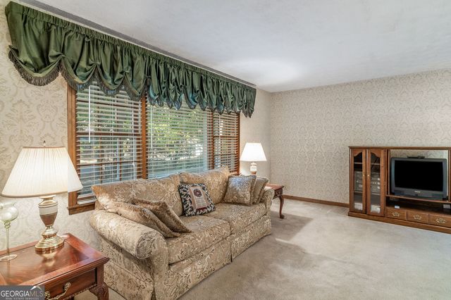 2252 Valley Creek Circle, Snellville, GA 30078