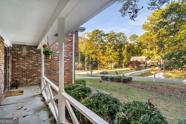 2252 Valley Creek Circle, Snellville, GA 30078