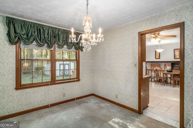 2252 Valley Creek Circle, Snellville, GA 30078