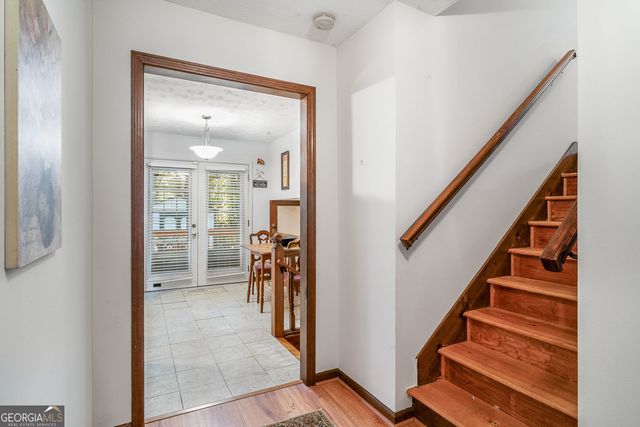 2252 Valley Creek Circle, Snellville, GA 30078