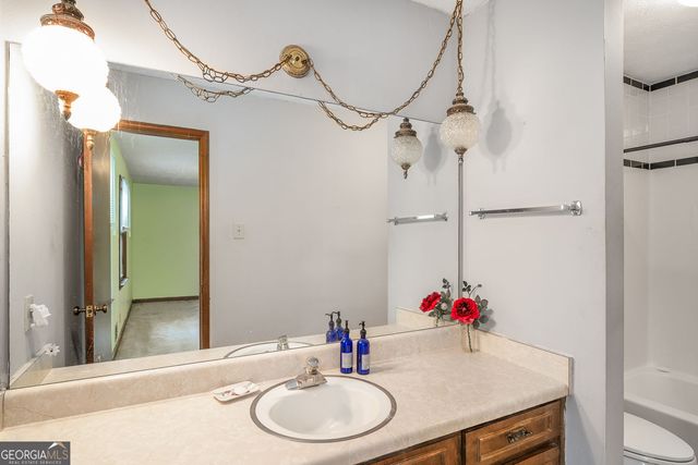 2252 Valley Creek Circle, Snellville, GA 30078