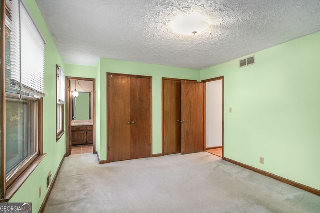 2252 Valley Creek Circle, Snellville, GA 30078