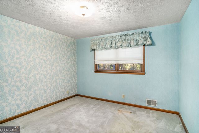 2252 Valley Creek Circle, Snellville, GA 30078
