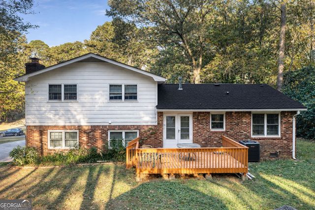 2252 Valley Creek Circle, Snellville, GA 30078