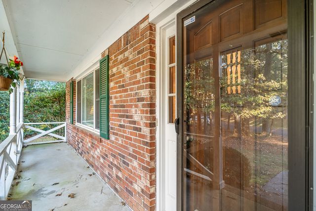 2252 Valley Creek Circle, Snellville, GA 30078