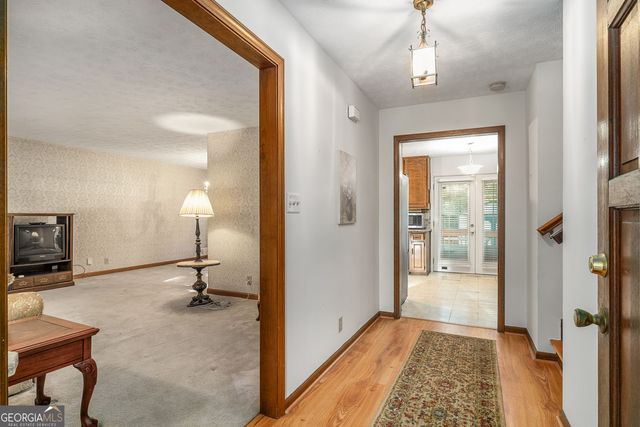 2252 Valley Creek Circle, Snellville, GA 30078