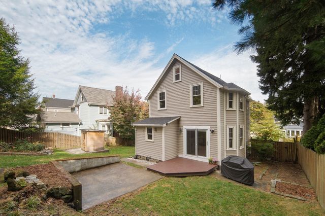 89 Green St, Wakefield, MA 01880