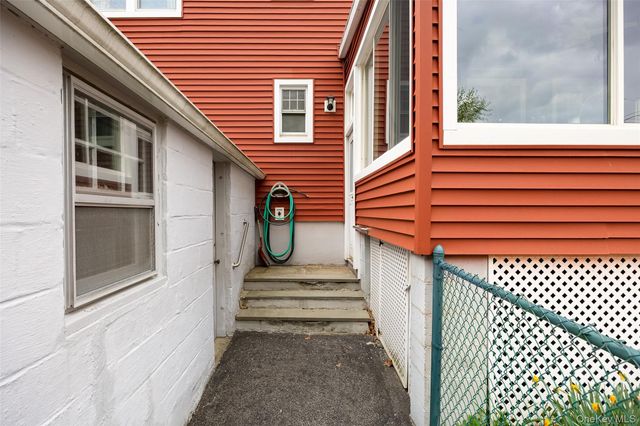 31 Kingston Avenue, Poughkeepsie, NY 12603