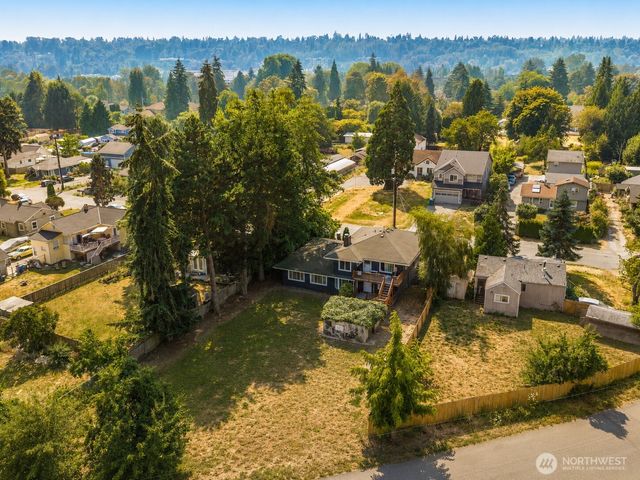 11813 44th Place S, Tukwila, WA 98178