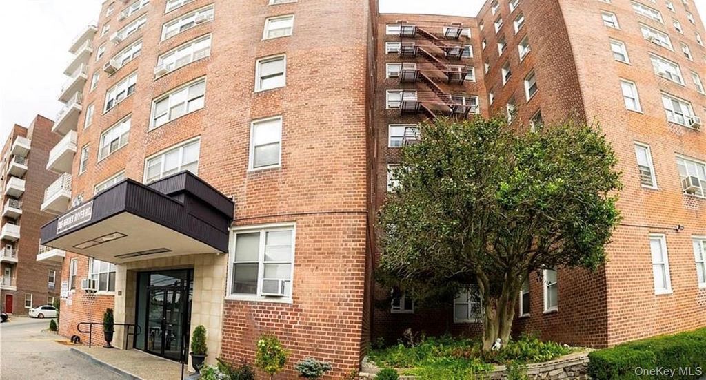 365 Bronx River Road 4B, Yonkers, NY 10704 — photo 2