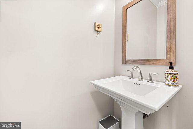 211 W HILL ST, Baltimore, MD 21230