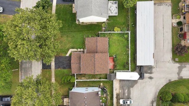 1114 Buttonwood Drive, Westmont, IL 60559