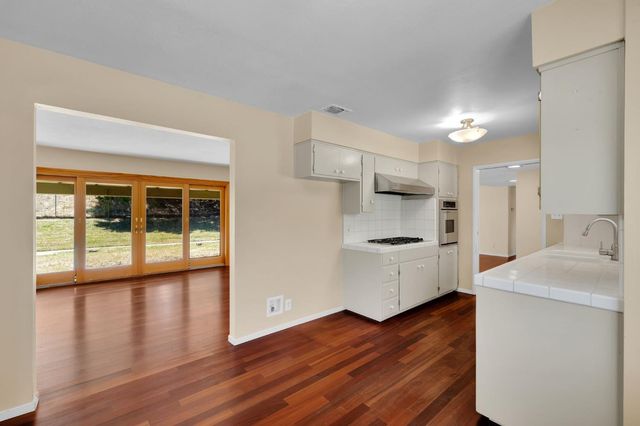 832 Prow Ct, Sacramento, CA 95822