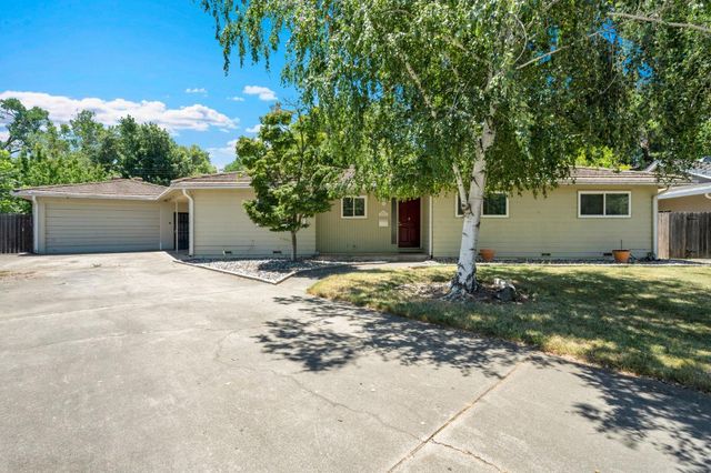 832 Prow Ct, Sacramento, CA 95822