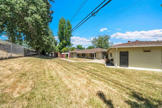 832 Prow Ct, Sacramento, CA 95822