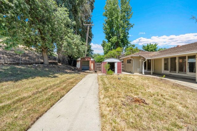 832 Prow Ct, Sacramento, CA 95822