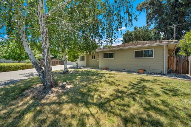 832 Prow Ct, Sacramento, CA 95822