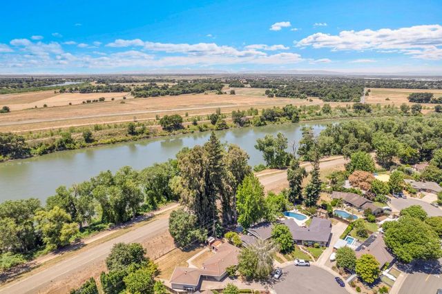 832 Prow Ct, Sacramento, CA 95822