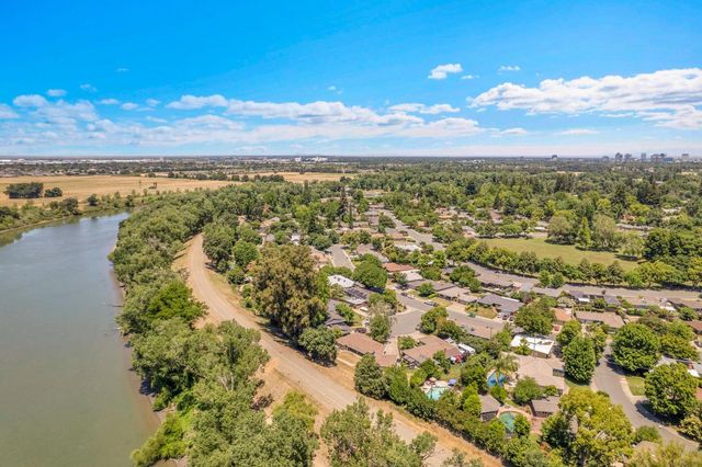 832 Prow Ct, Sacramento, CA 95822