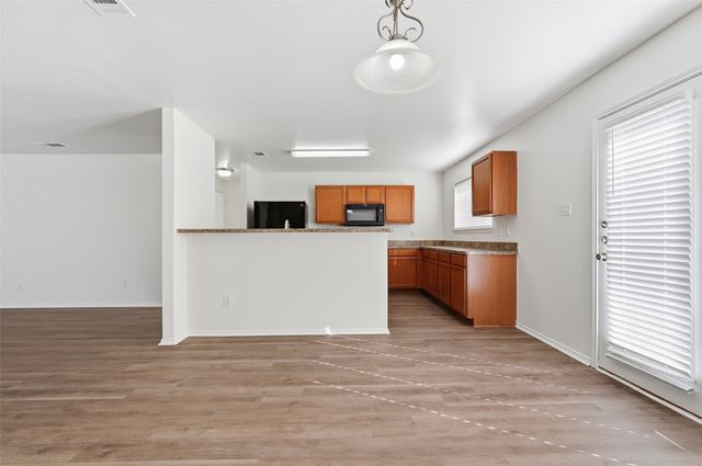 108 Thoroughbred Drive, Krum, TX 76249