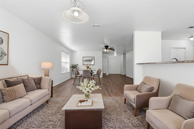 108 Thoroughbred Drive, Krum, TX 76249