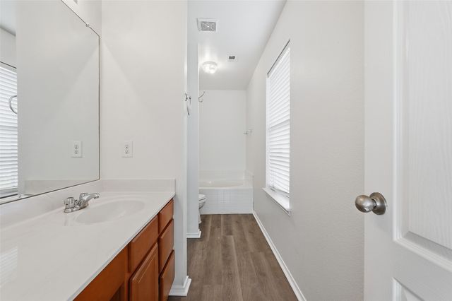 108 Thoroughbred Drive, Krum, TX 76249