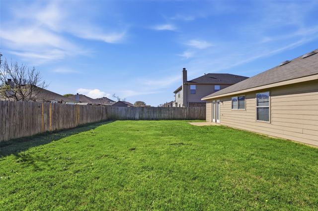 108 Thoroughbred Drive, Krum, TX 76249