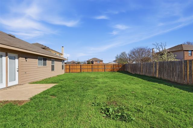 108 Thoroughbred Drive, Krum, TX 76249