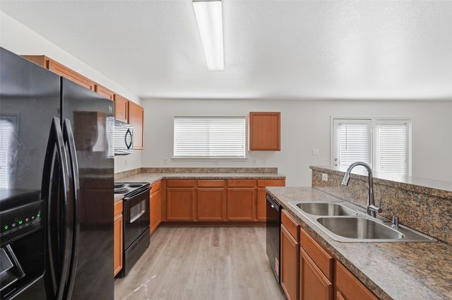 108 Thoroughbred Drive, Krum, TX 76249