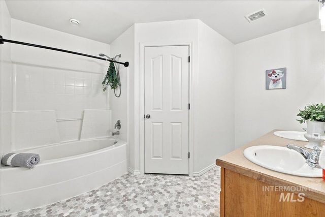 4321 E Tuscany Ave, Nampa, ID 83686