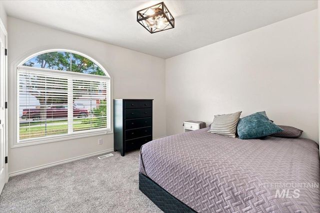 4321 E Tuscany Ave, Nampa, ID 83686