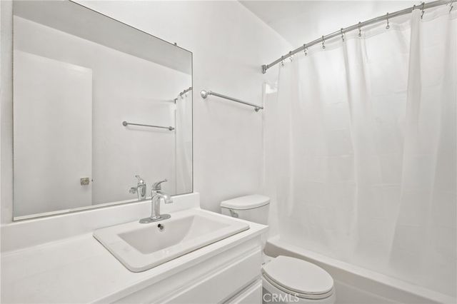 15425 Sherman Way 211, Van Nuys, CA 91406