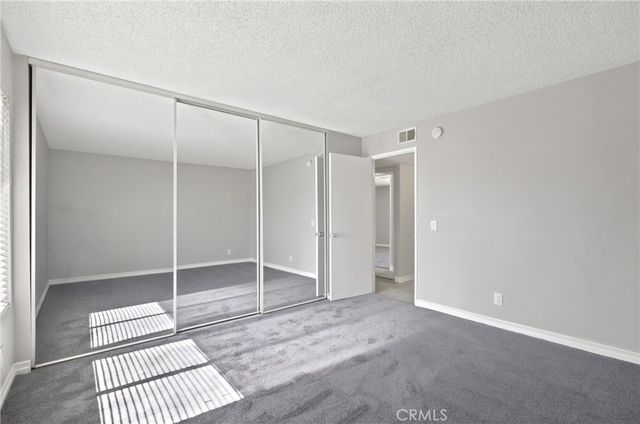 15425 Sherman Way 211, Van Nuys, CA 91406