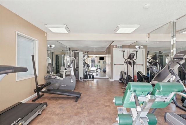 15425 Sherman Way 211, Van Nuys, CA 91406