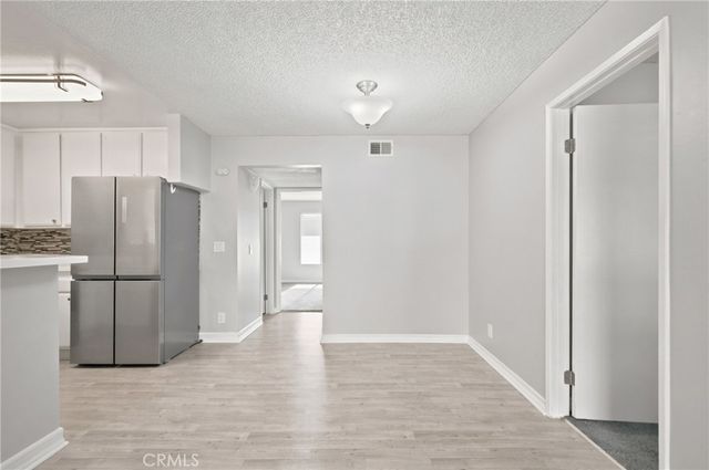 15425 Sherman Way 211, Van Nuys, CA 91406
