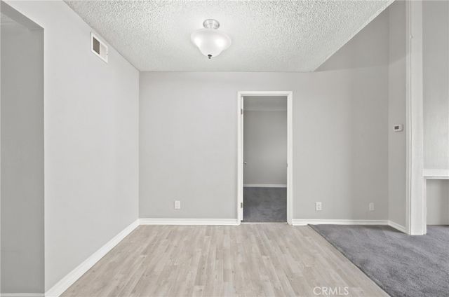 15425 Sherman Way 211, Van Nuys, CA 91406