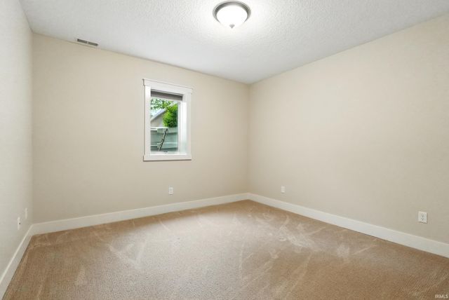 6212 Deer Hollow Road, Auburn, IN 46706