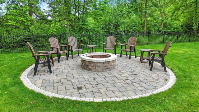 6212 Deer Hollow Road, Auburn, IN 46706