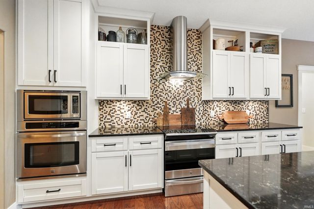 6212 Deer Hollow Road, Auburn, IN 46706