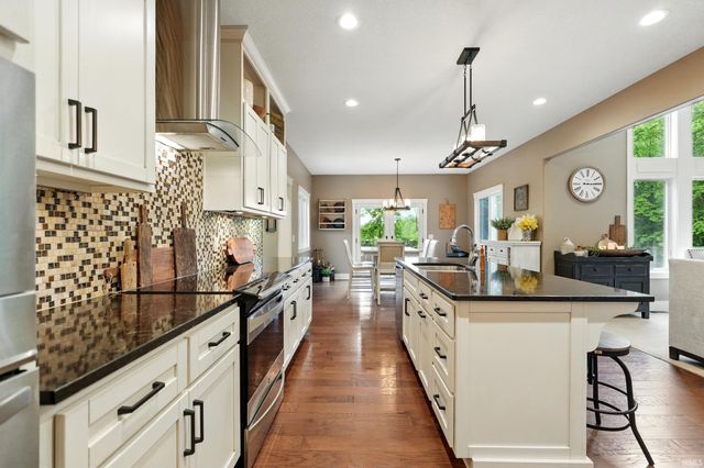 6212 Deer Hollow Road, Auburn, IN 46706