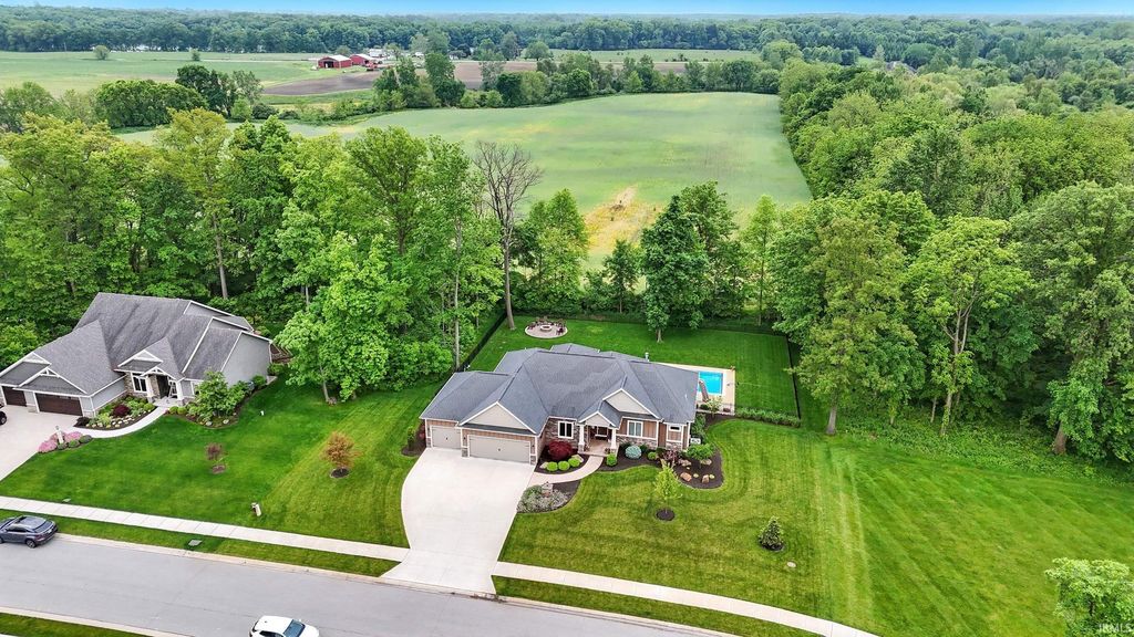 6212 Deer Hollow Road, Auburn, IN 46706