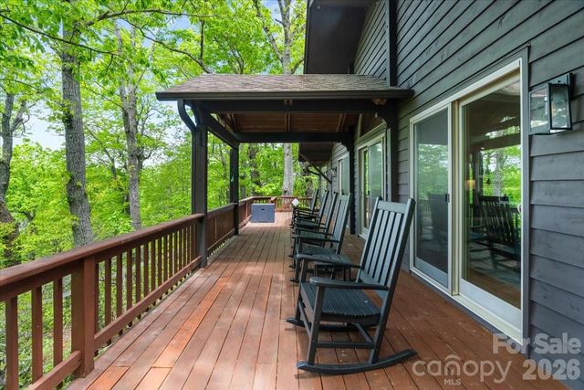 100 Gold Creek Crossing, Black Mountain, NC 28711