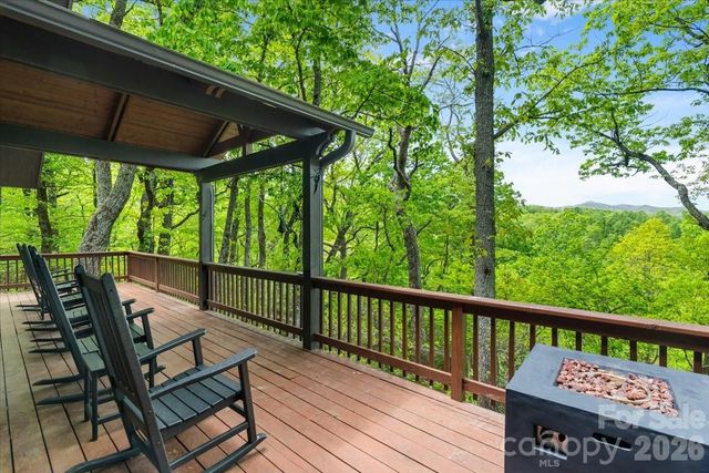 100 Gold Creek Crossing, Black Mountain, NC 28711