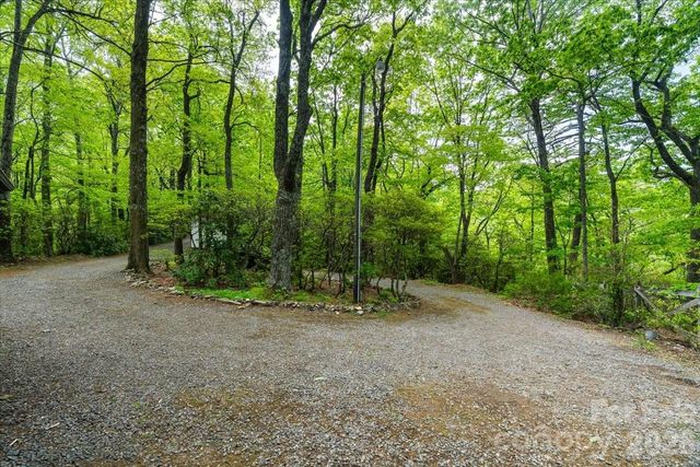 100 Gold Creek Crossing, Black Mountain, NC 28711