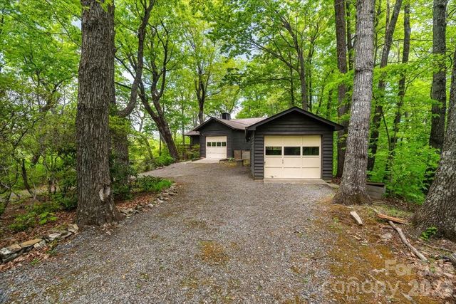 100 Gold Creek Crossing, Black Mountain, NC 28711